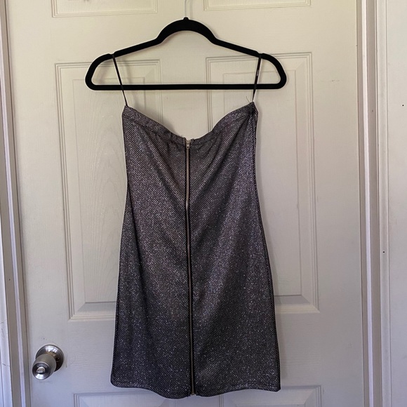 Sparkly strapless Dress by Forever 21 - Picture 3 of 6